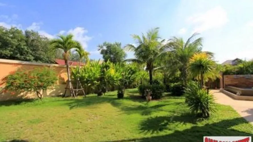 Chalet de 4 dormitorios en Rawai, Thailand No. 777 № 1