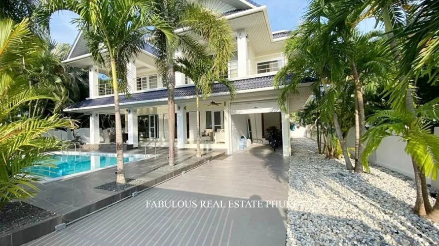 Chalet de 4 dormitorios en Rawai, Thailand No. 663 № 1