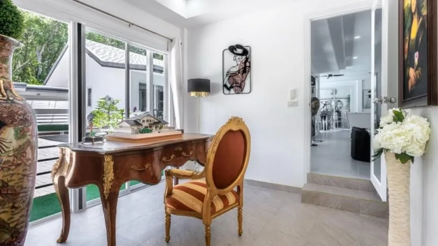 5 bedrooms villa for sale, Rawai, Thailand No. 664 № 4