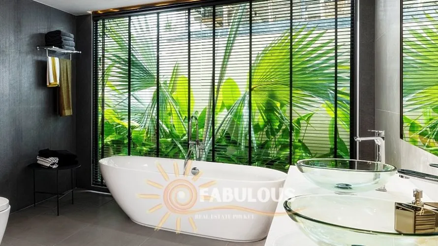4 bedrooms villa for sale, Rawai, Thailand No. 622 № 11