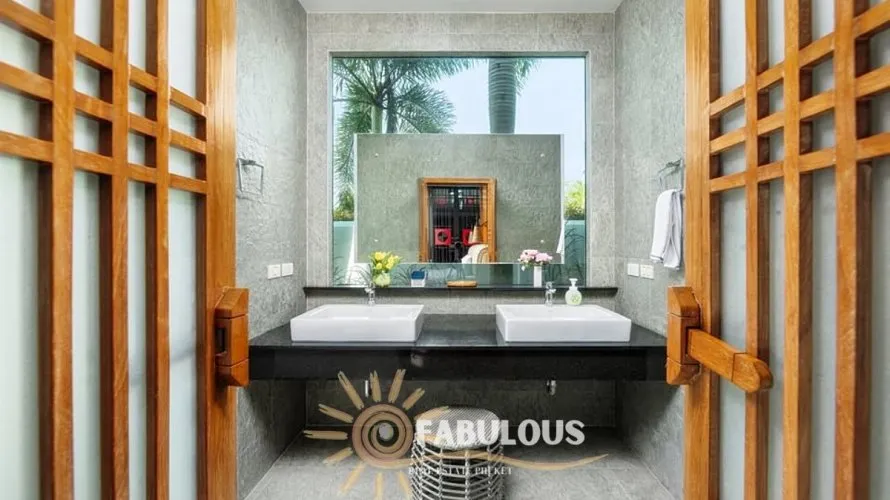 3 bedrooms villa for sale, Rawai, Thailand No. 618 № 2