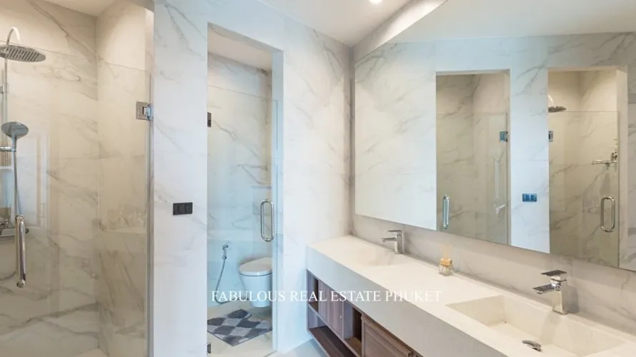 3 bedrooms condominium for sale, Rawai, Thailand No. 666 № 9