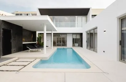4 bedrooms villa for sale, Rawai, Thailand No. 812