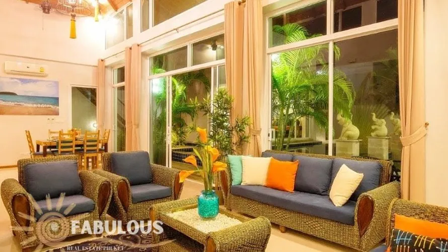 5 bedrooms villa for sale, Rawai, Thailand No. 686 № 1