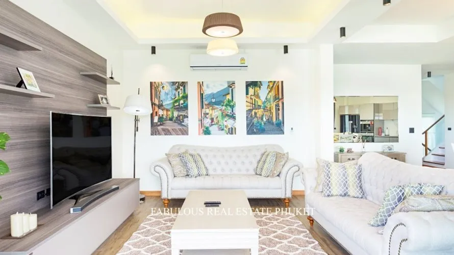 3 bedrooms condominium for sale, Rawai, Thailand No. 666 № 2