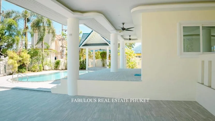 3 bedrooms villa for sale, Rawai, Thailand No. 665