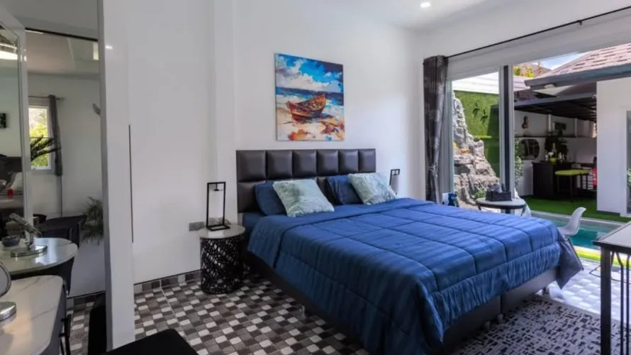 5 bedrooms villa for sale, Rawai, Thailand No. 664 № 3