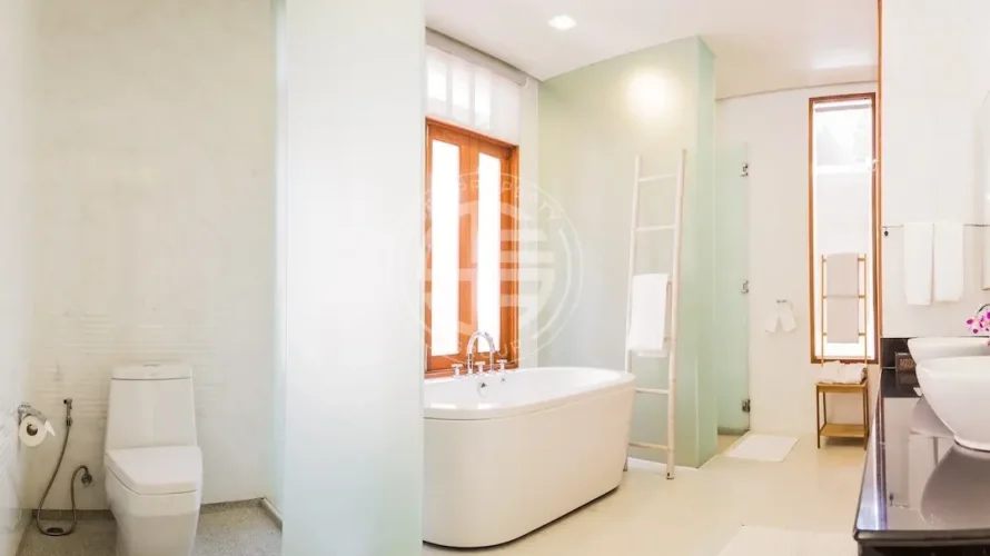 5 bedrooms villa for sale, Rawai, Thailand No. 689 № 10