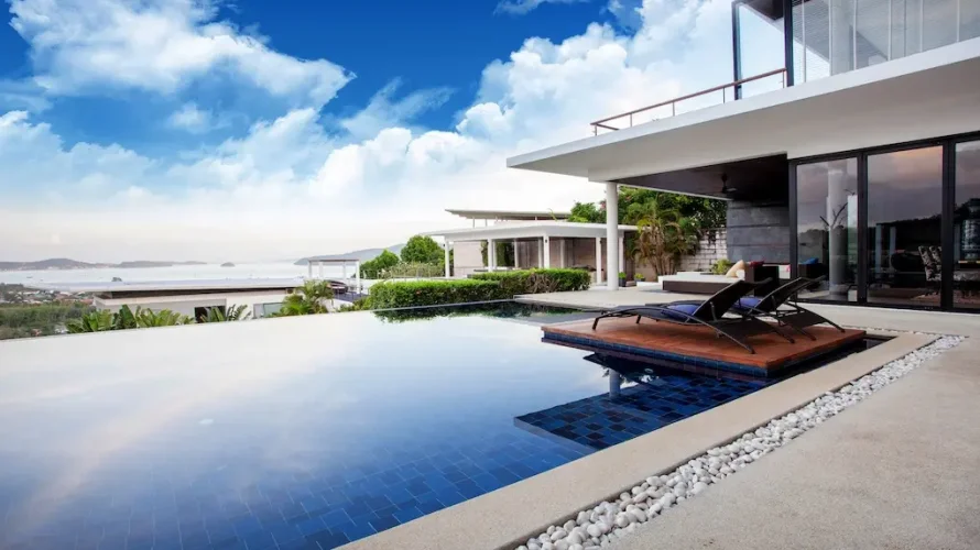 6 bedrooms villa for sale, Rawai, Thailand No. 688 № 1