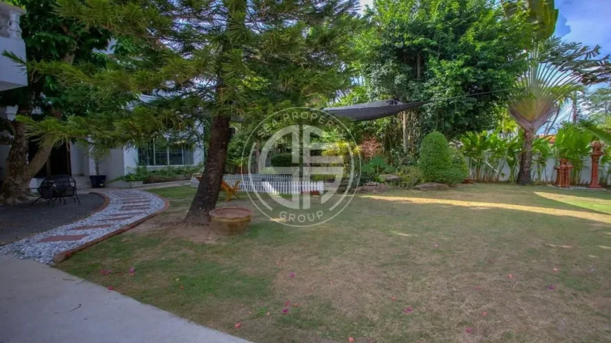 6 bedrooms villa for sale, Rawai, Thailand No. 695 № 9
