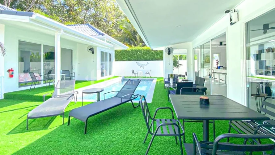 5 bedrooms house for sale, Rawai, Thailand No. 449