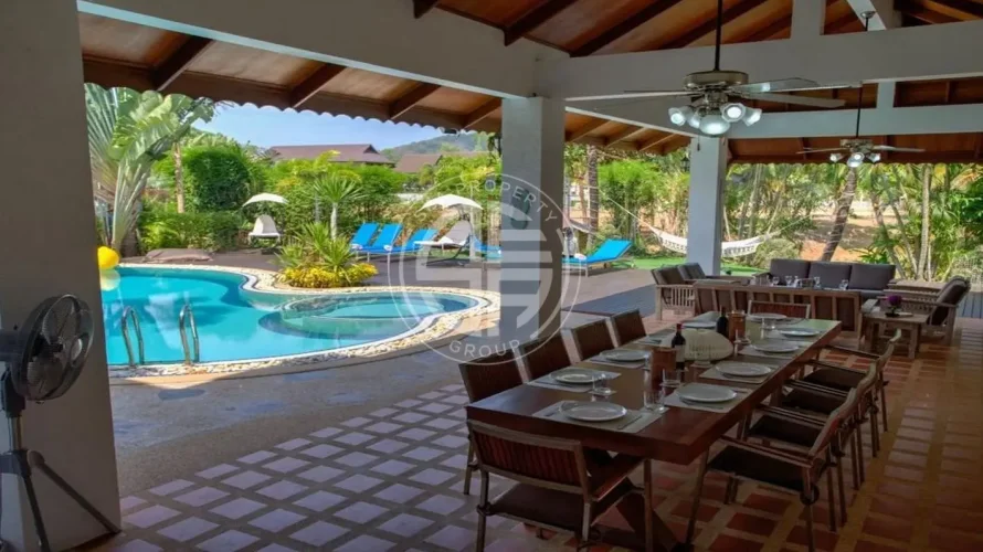 6 bedrooms villa for sale, Rawai, Thailand No. 695 № 5