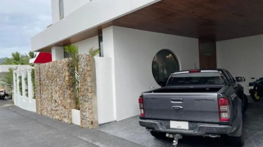4 bedrooms villa for sale, Rawai, Thailand No. 727 № 2