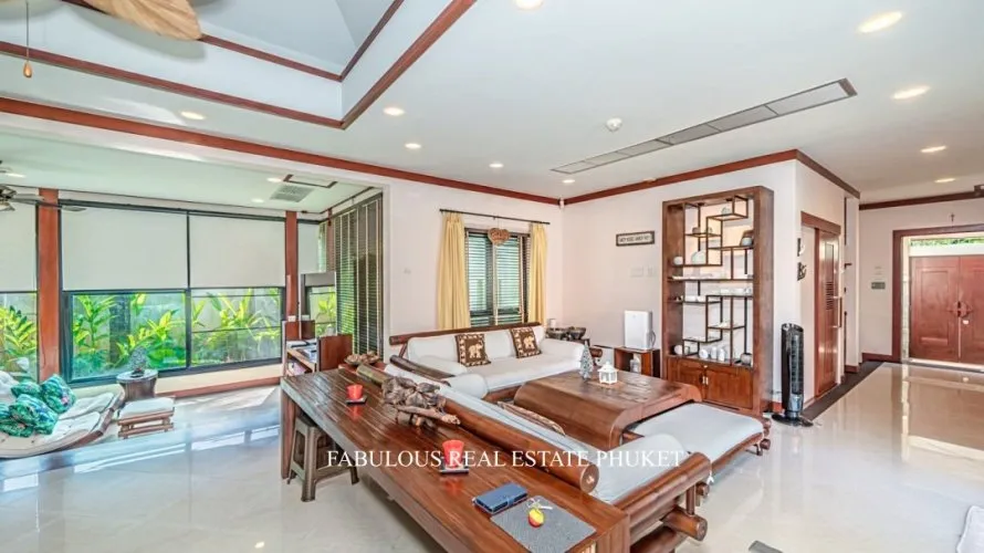 4 bedrooms villa for sale, Rawai, Thailand No. 662 № 10