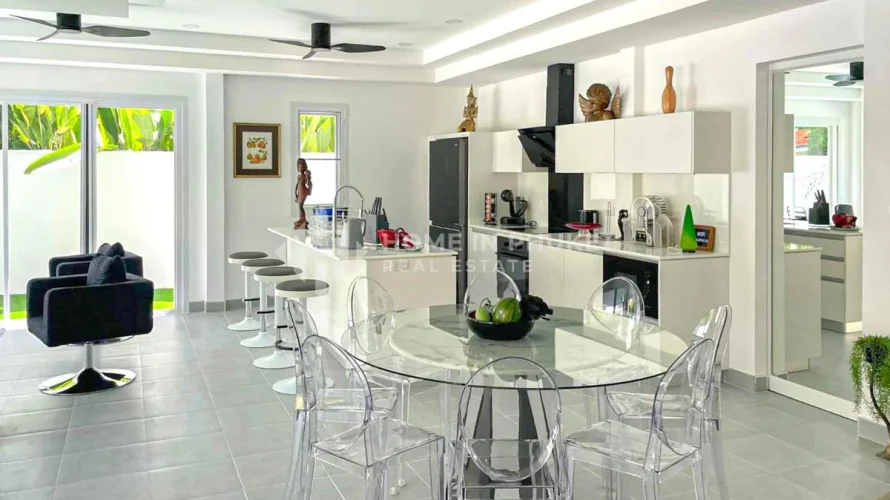5 bedrooms house for sale, Rawai, Thailand No. 449 № 3