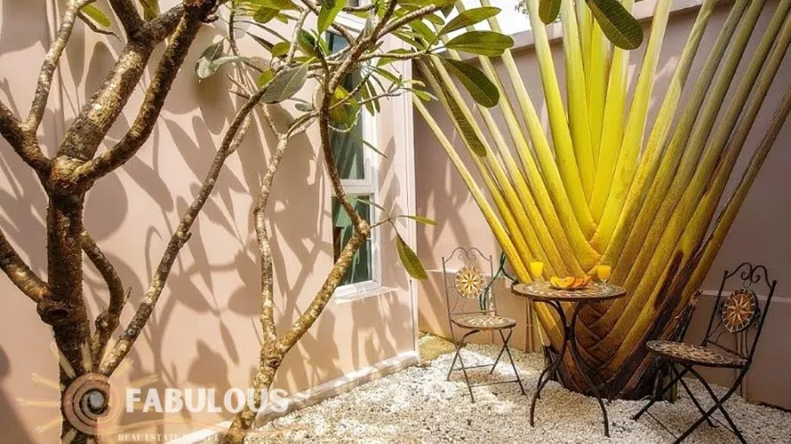 5 bedrooms villa for sale, Rawai, Thailand No. 686 № 2