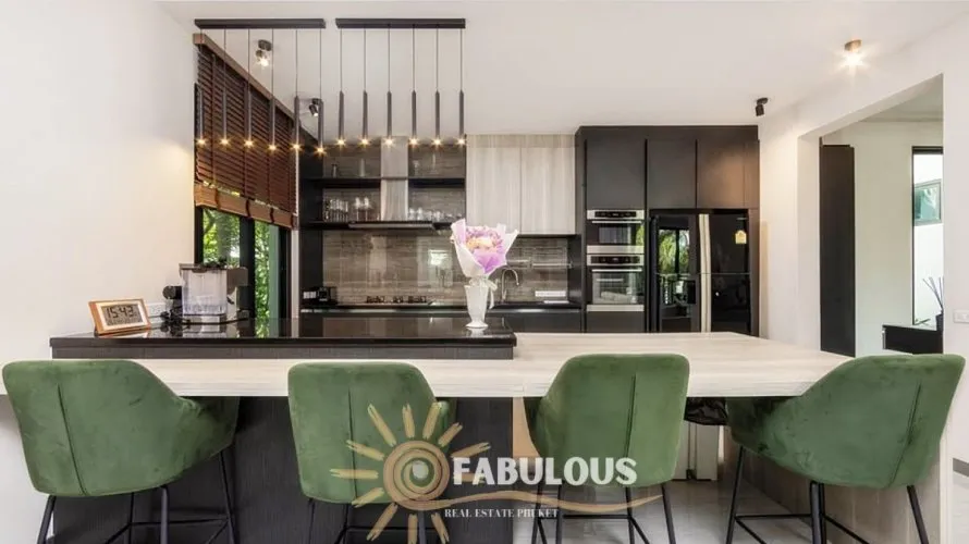 3 bedrooms villa for sale, Rawai, Thailand No. 618 № 1