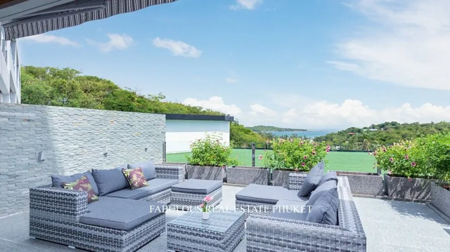 3 bedrooms condominium for sale, Rawai, Thailand No. 666 № 10