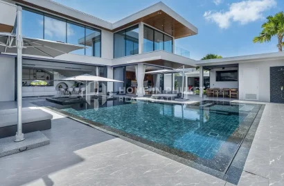 5 bedrooms house for sale, Rawai, Thailand No. 599