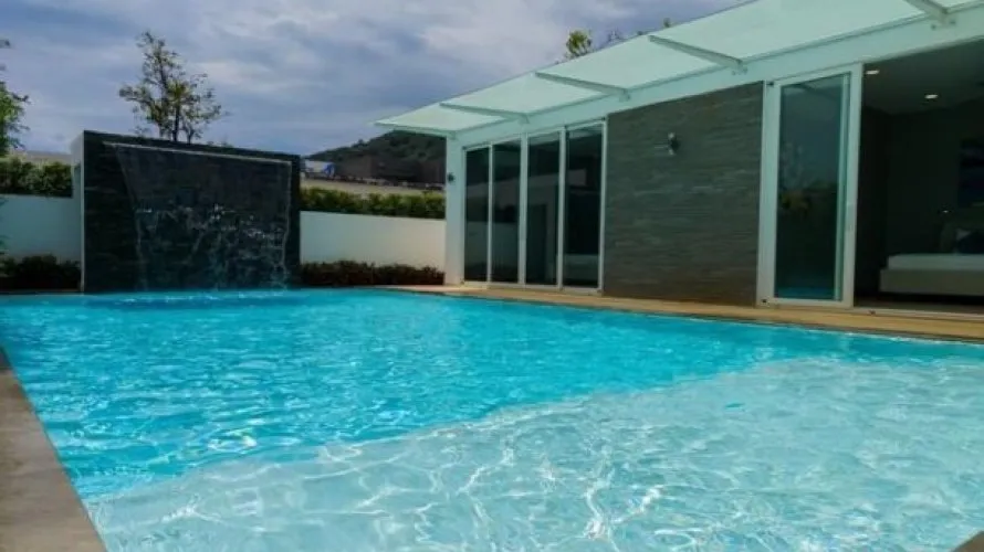 4 bedrooms villa for sale, Rawai, Thailand No. 792 № 1