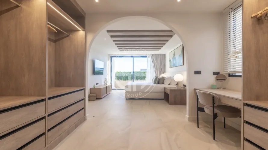 3 bedrooms villa for sale, Rawai, Thailand No. 696 № 12