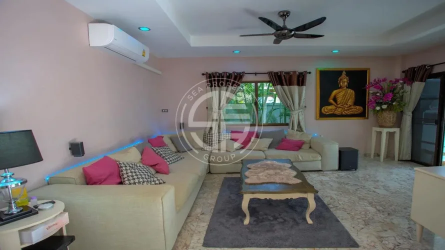 6 bedrooms villa for sale, Rawai, Thailand No. 695 № 2