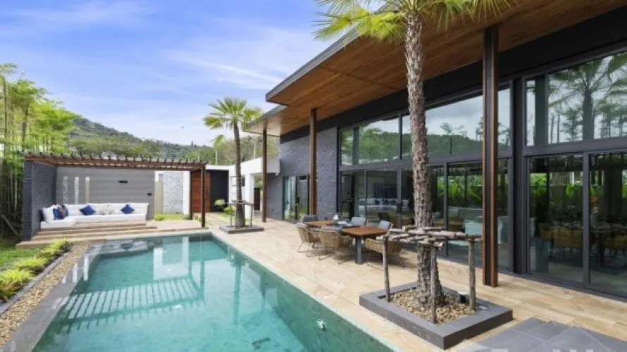 4 bedrooms villa for sale, Rawai, Thailand No. 706