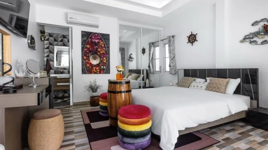5 bedrooms villa for sale, Rawai, Thailand No. 664 № 1