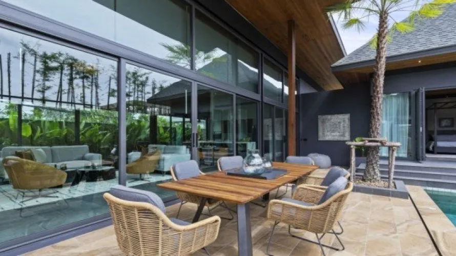 4 bedrooms villa for sale, Rawai, Thailand No. 706 № 1