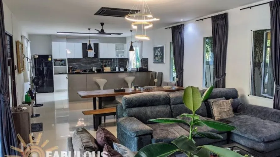 5 bedrooms villa for sale, Rawai, Thailand No. 651 № 4