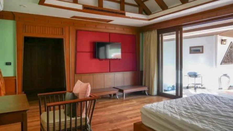 4 bedrooms villa for sale, Rawai, Thailand No. 805 № 2